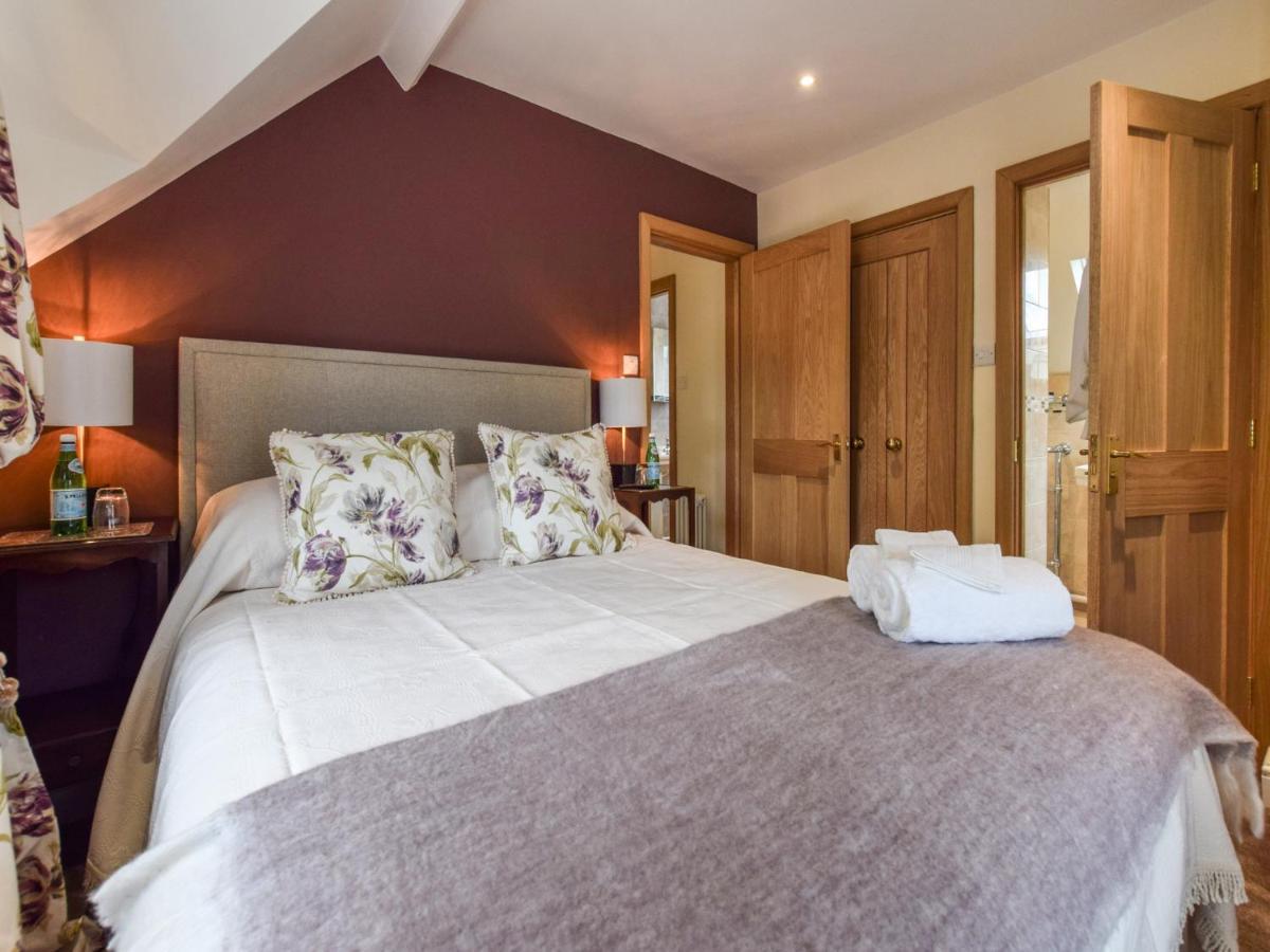 Hyde Tyning Cottage Minchinhampton Exterior photo
